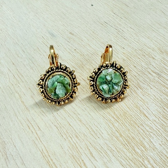 Jewelry - Vintage Gold and Green Clip On Earrings